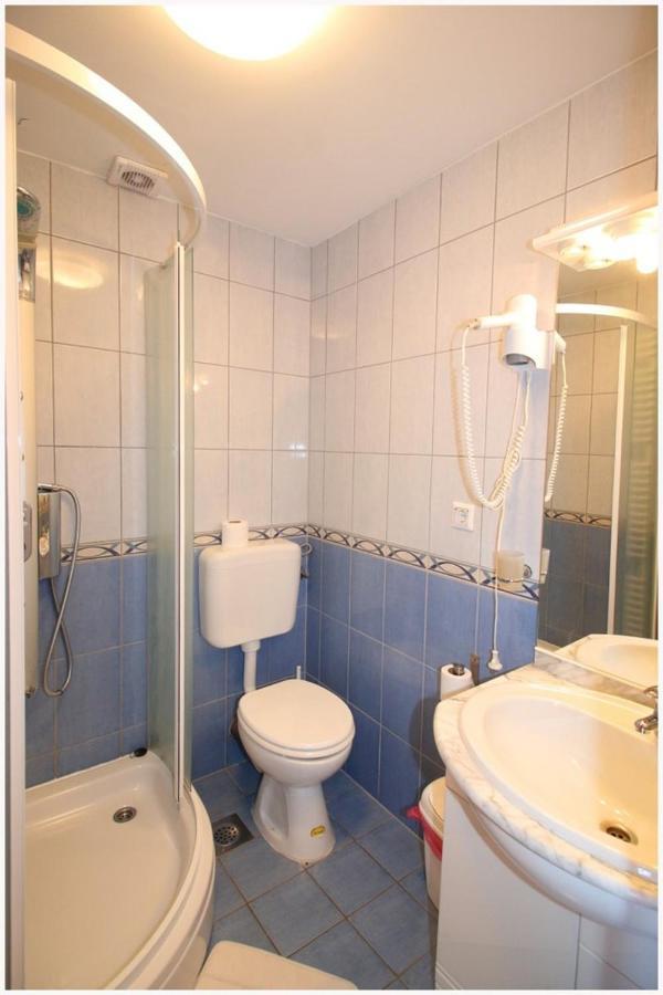 Guest House Lav Primošten Екстериор снимка